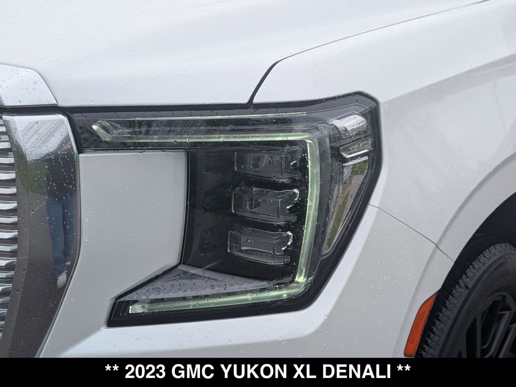 Used 2023 GMC Yukon XL Denali AWD/4WD image 17