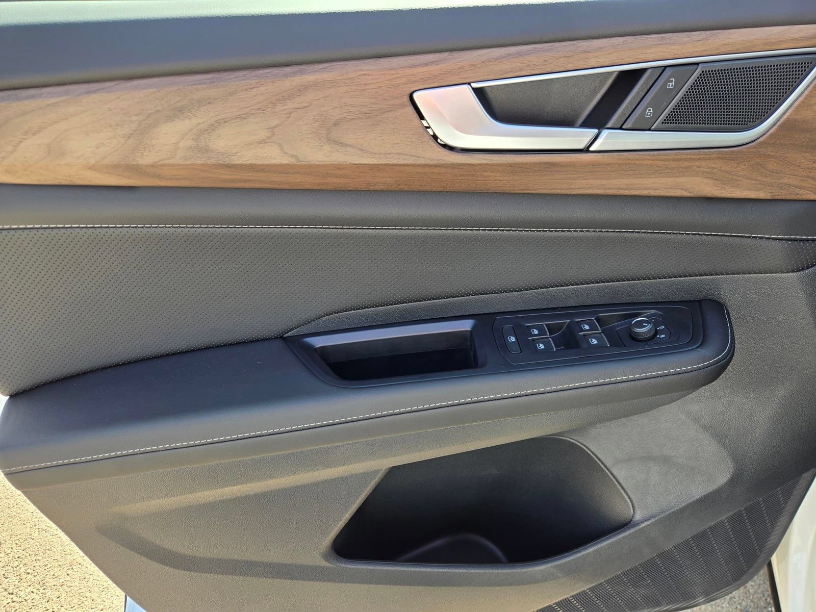 New 2026 Volkswagen Atlas SE FWD image 11