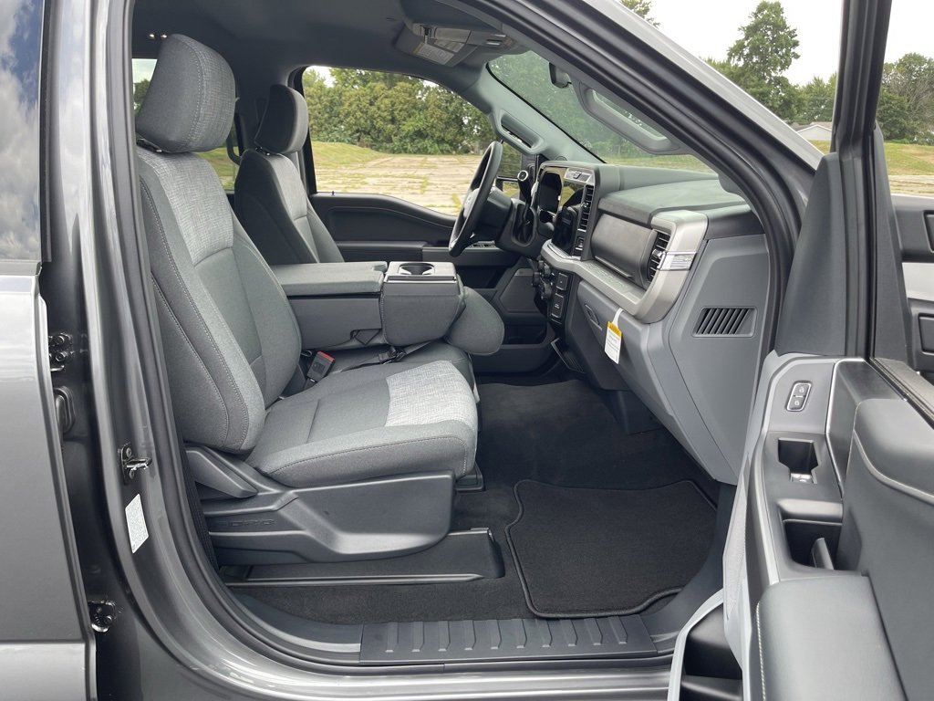 New 2026 Ford F350 4x4 Crew Cab DRW Super Duty image 12