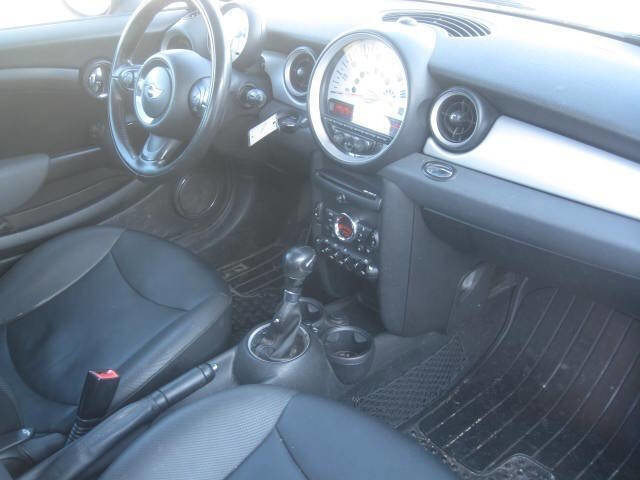 Used 2011 MINI Cooper Hardtop image 14