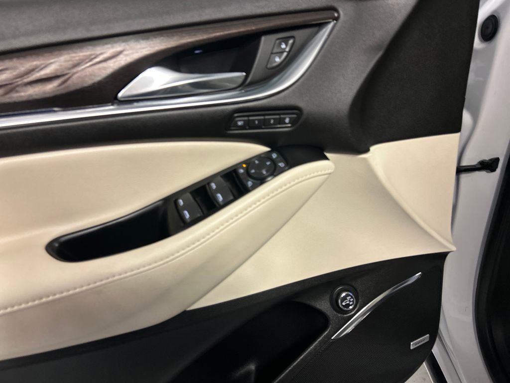 Used 2023 Buick Enclave Avenir w/ Avenir Technology Package AWD/4WD image 14