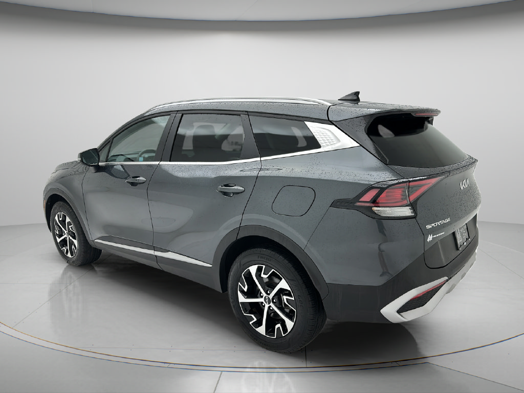Used 2024 Kia Sportage EX AWD/4WD image 4