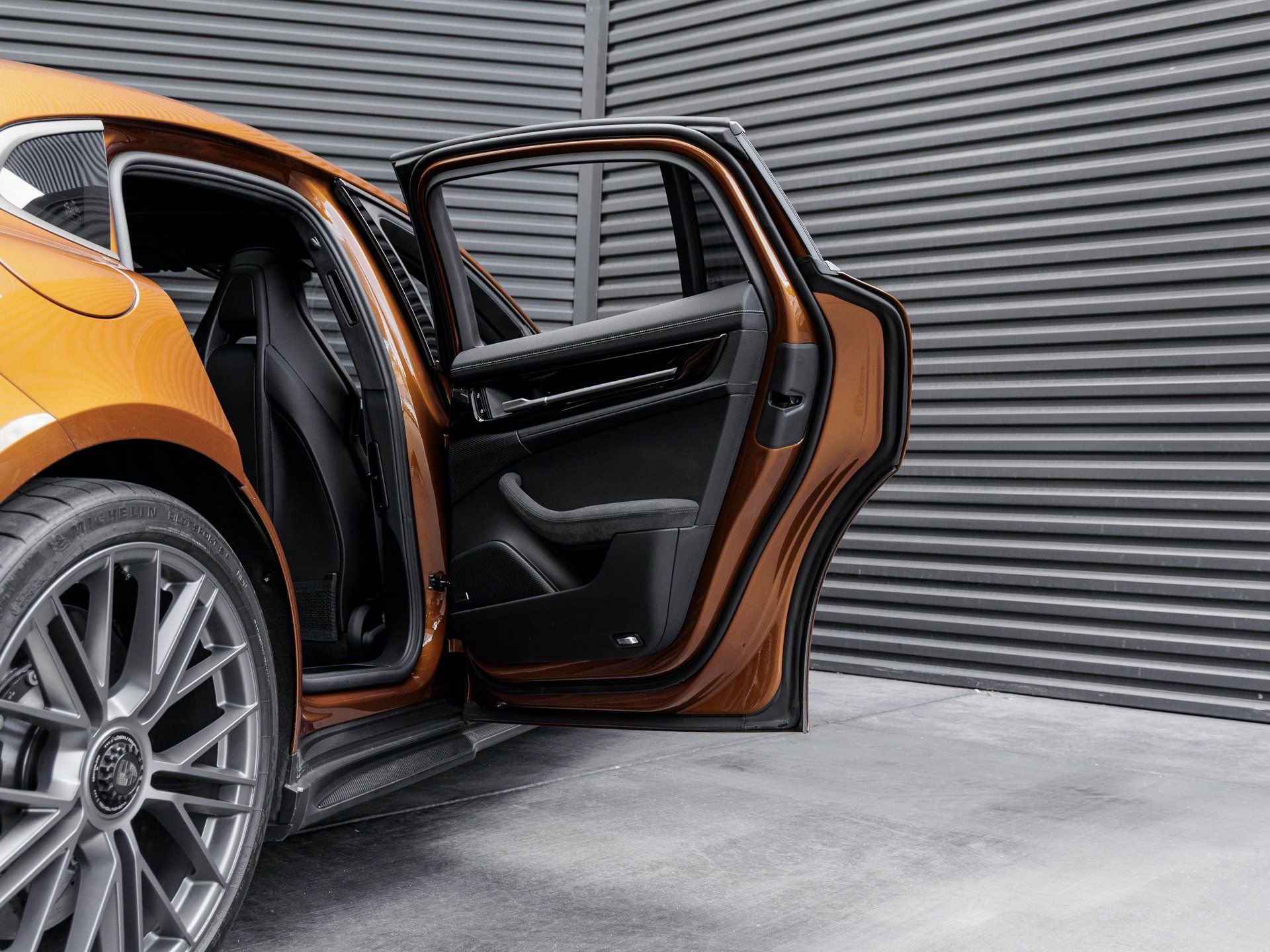 Certified 2025 Porsche Panamera Turbo S image 33