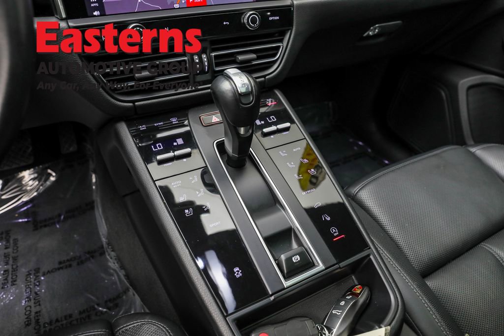 Used 2023 Porsche Macan T image 20