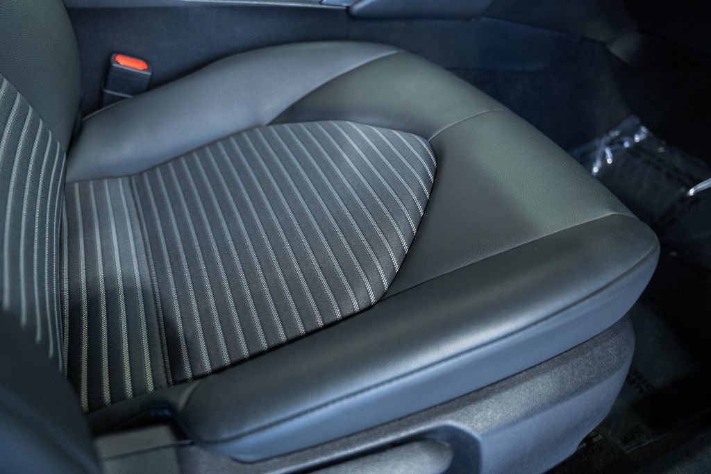 Used 2024 Toyota Camry SE image 28