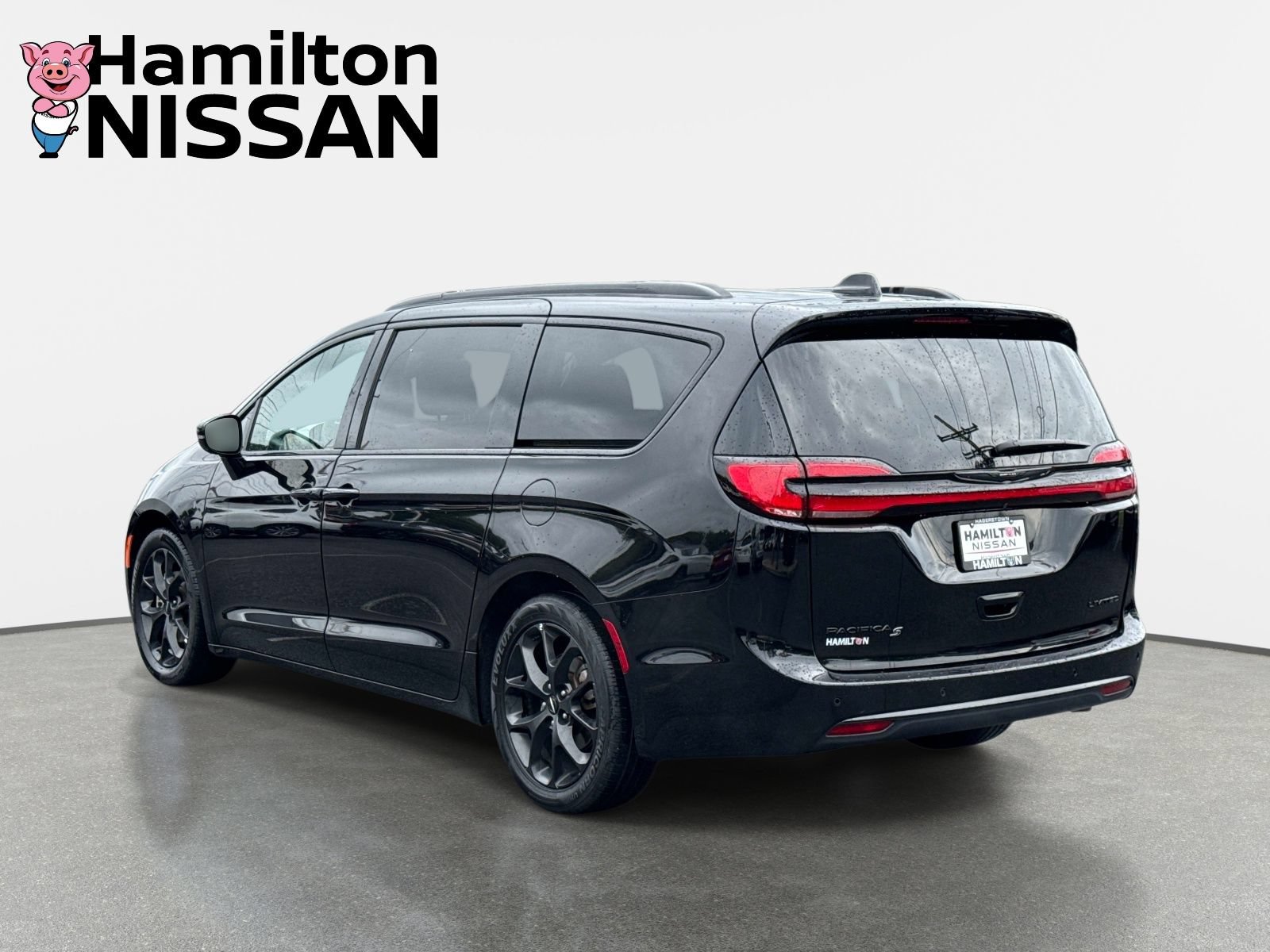 Used 2025 Chrysler Pacifica Limited FWD image 4