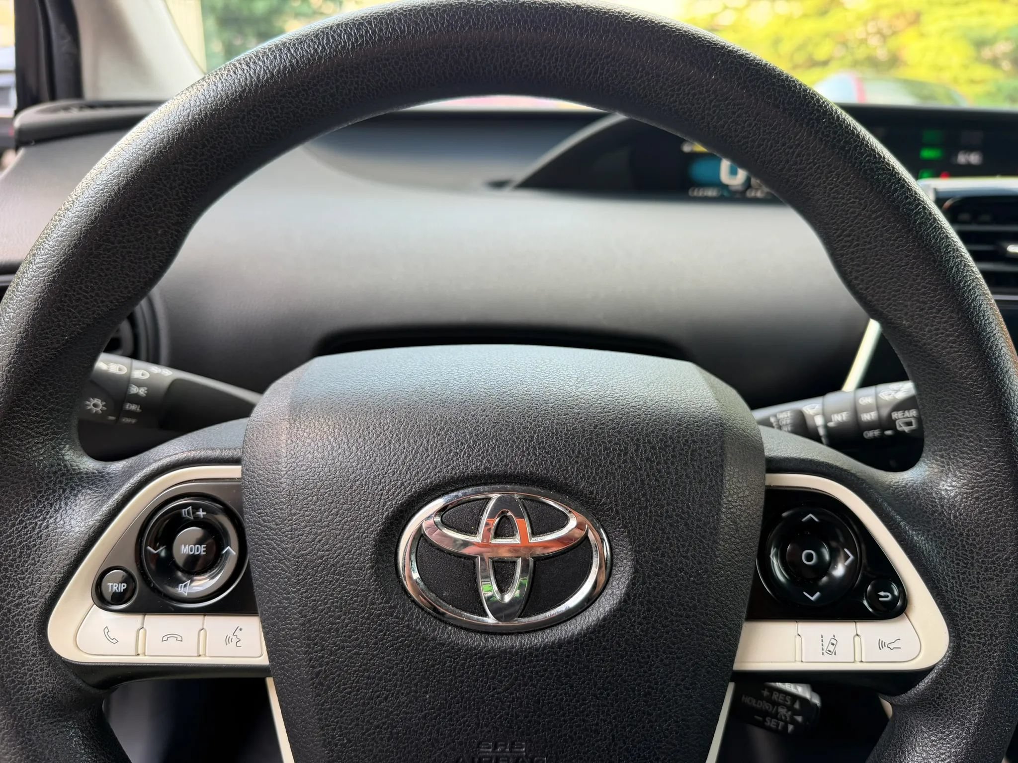 Used 2018 Toyota Prius Two w/ Prius Two Safety Plus Package FWD image 21
