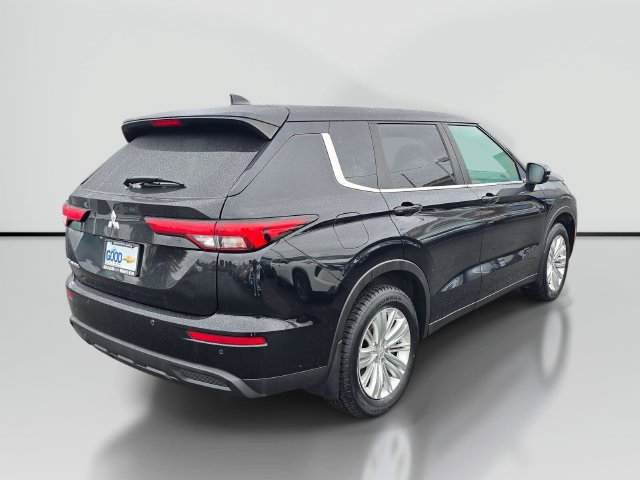Used 2022 Mitsubishi Outlander ES FWD image 5