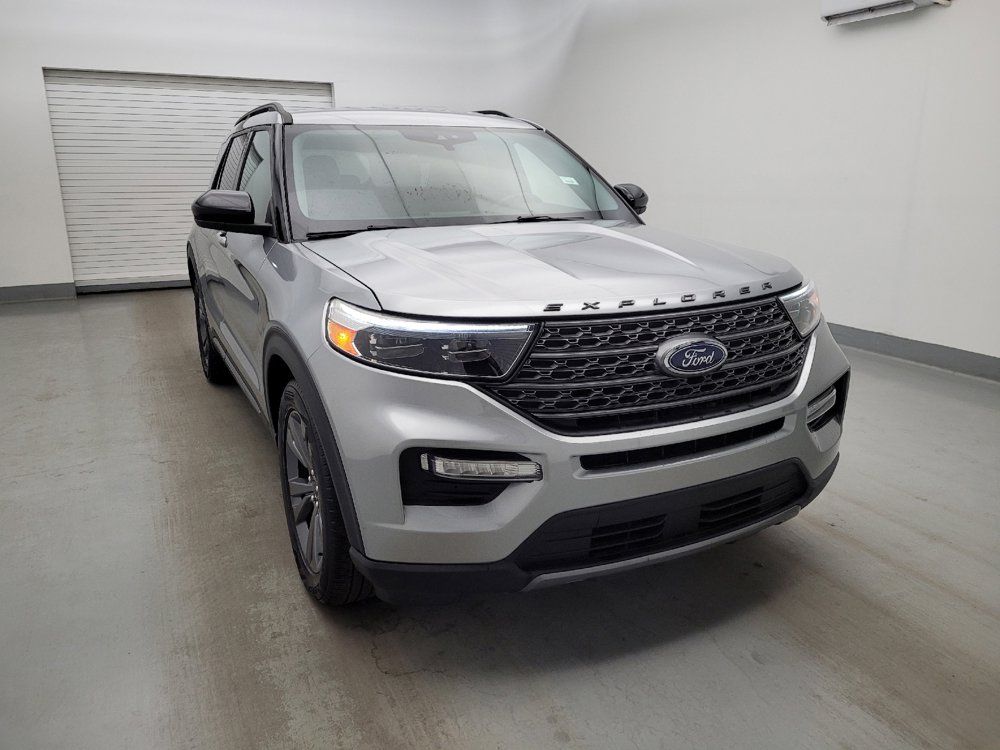 Used 2022 Ford Explorer XLT w/ Equipment Group 202A RWD image 14