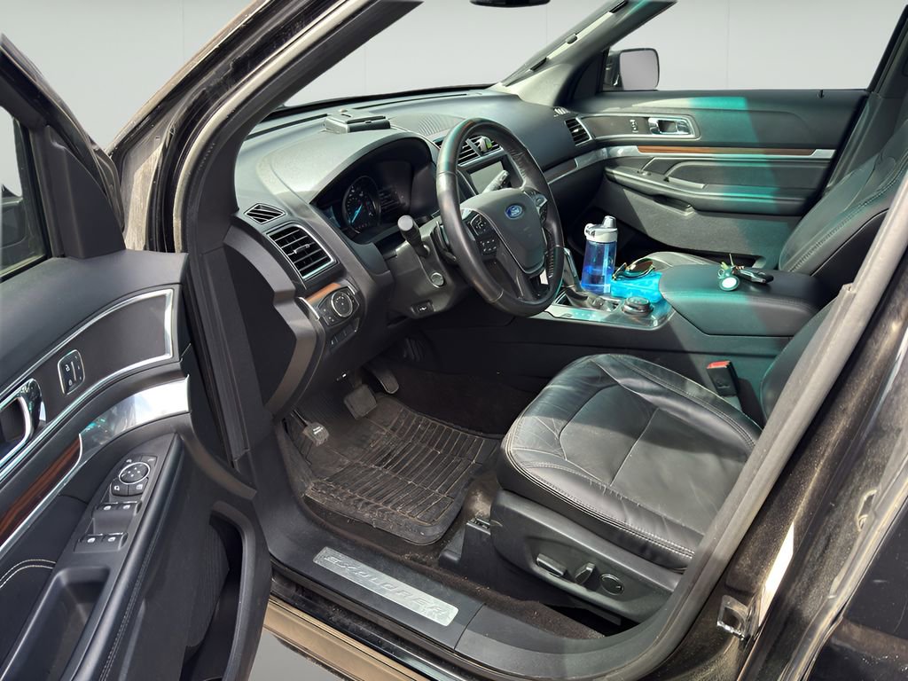 Used 2016 Ford Explorer Limited image 8