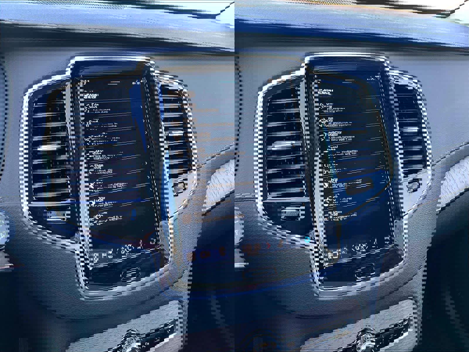 Used 2024 Volvo XC90 T8 Ultimate w/ Protection Package Premier AWD/4WD image 38