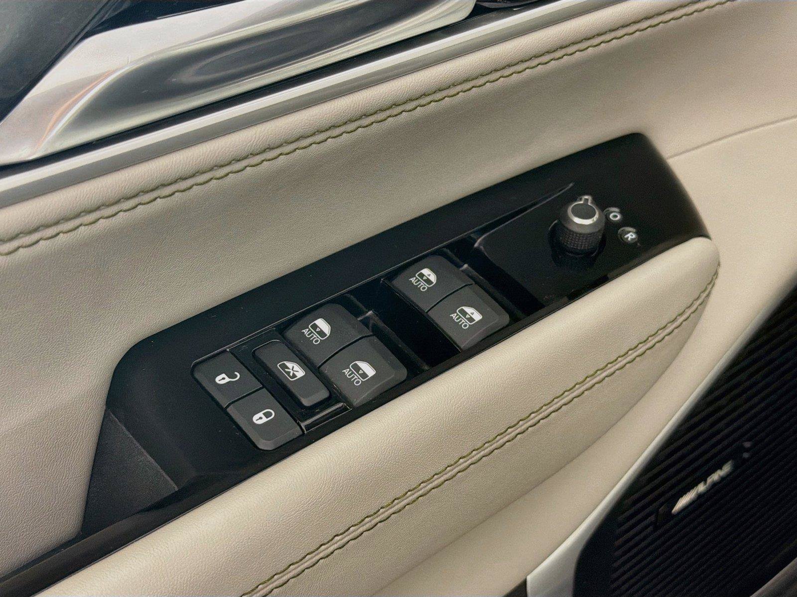 Used 2022 Jeep Wagoneer Series I AWD/4WD image 24