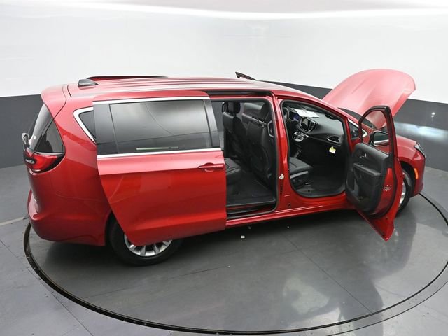 New 2027 Chrysler Pacifica Select AWD/4WD image 65
