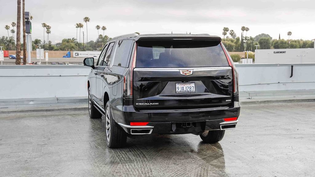 Used 2024 Cadillac Escalade ESV Premium Luxury Platinum AWD/4WD image 7