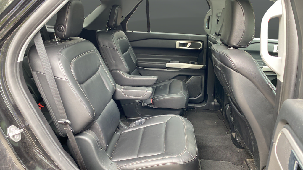 Used 2020 Ford Explorer XLT w/ Equipment Group 202A AWD/4WD image 24