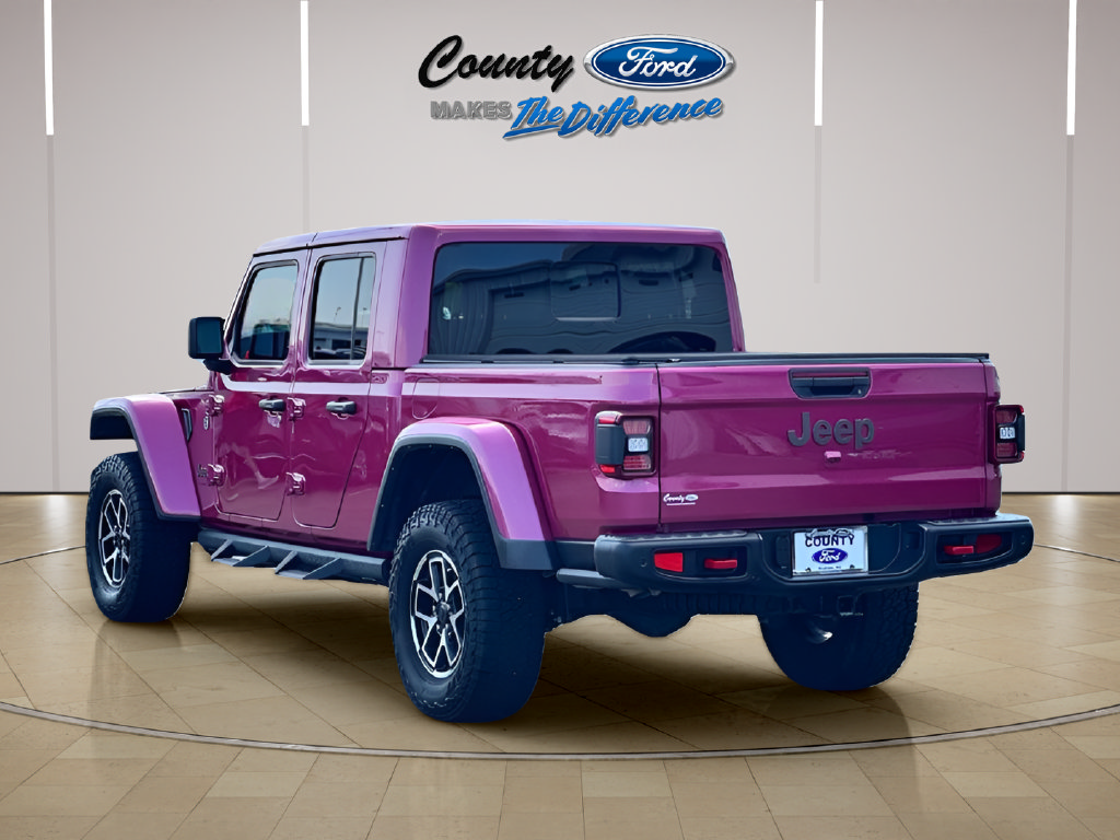 Used 2024 Jeep Gladiator Rubicon AWD/4WD image 6