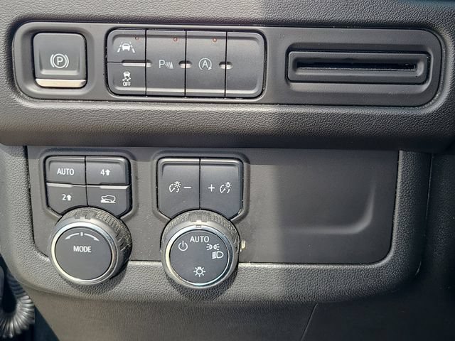 Used 2024 Chevrolet Suburban LT AWD/4WD image 11