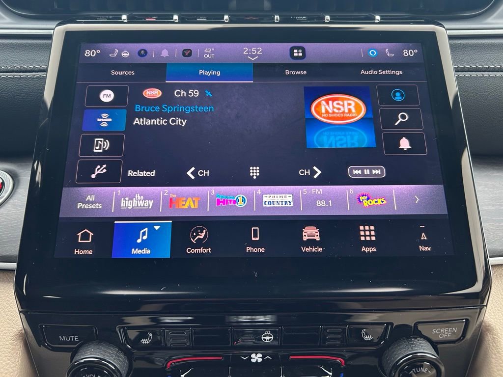 New 2025 Jeep Grand Cherokee Limited w/ Trailer Tow Package image 11