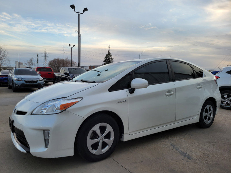 Used 2015 Toyota Prius Three image 3