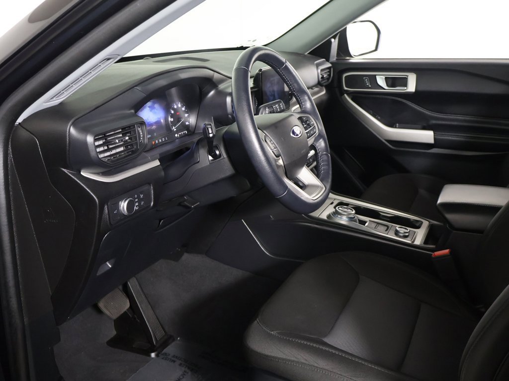 Used 2022 Ford Explorer XLT image 23