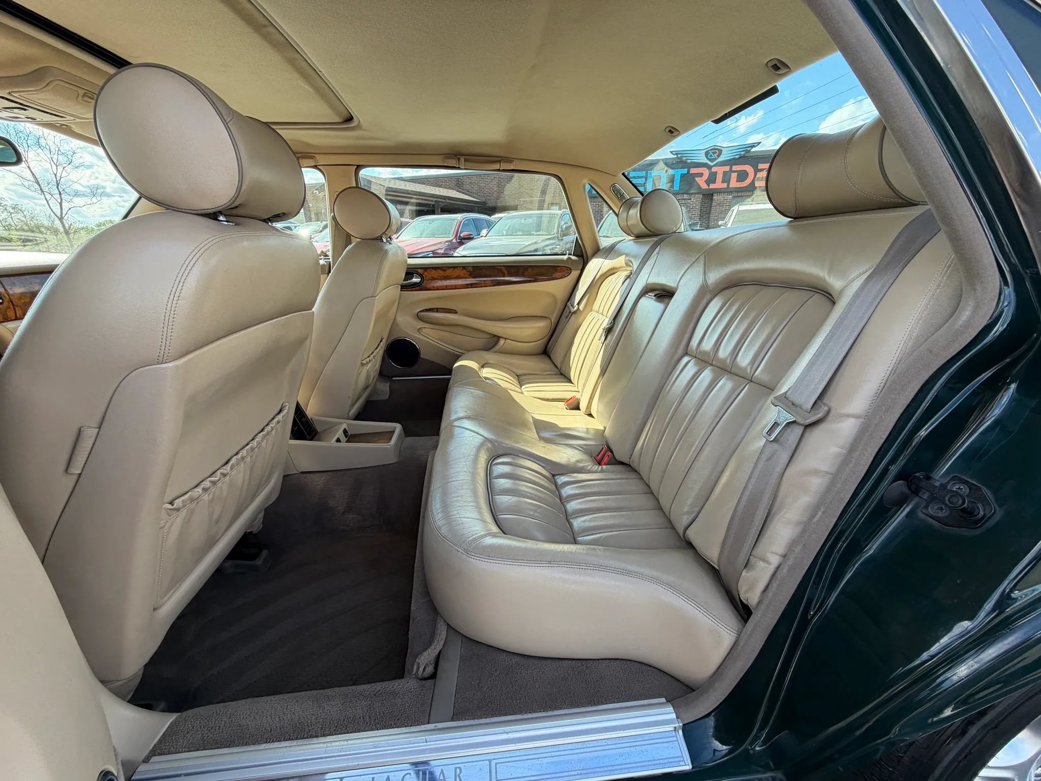 Used 2001 Jaguar XJ8 RWD image 12