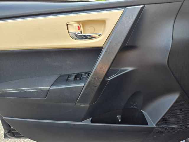 Used 2017 Toyota Corolla LE w/ Carpet Mat Package (TMS) FWD image 34