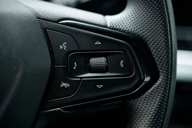 Used 2025 Chevrolet Trax LT image 33