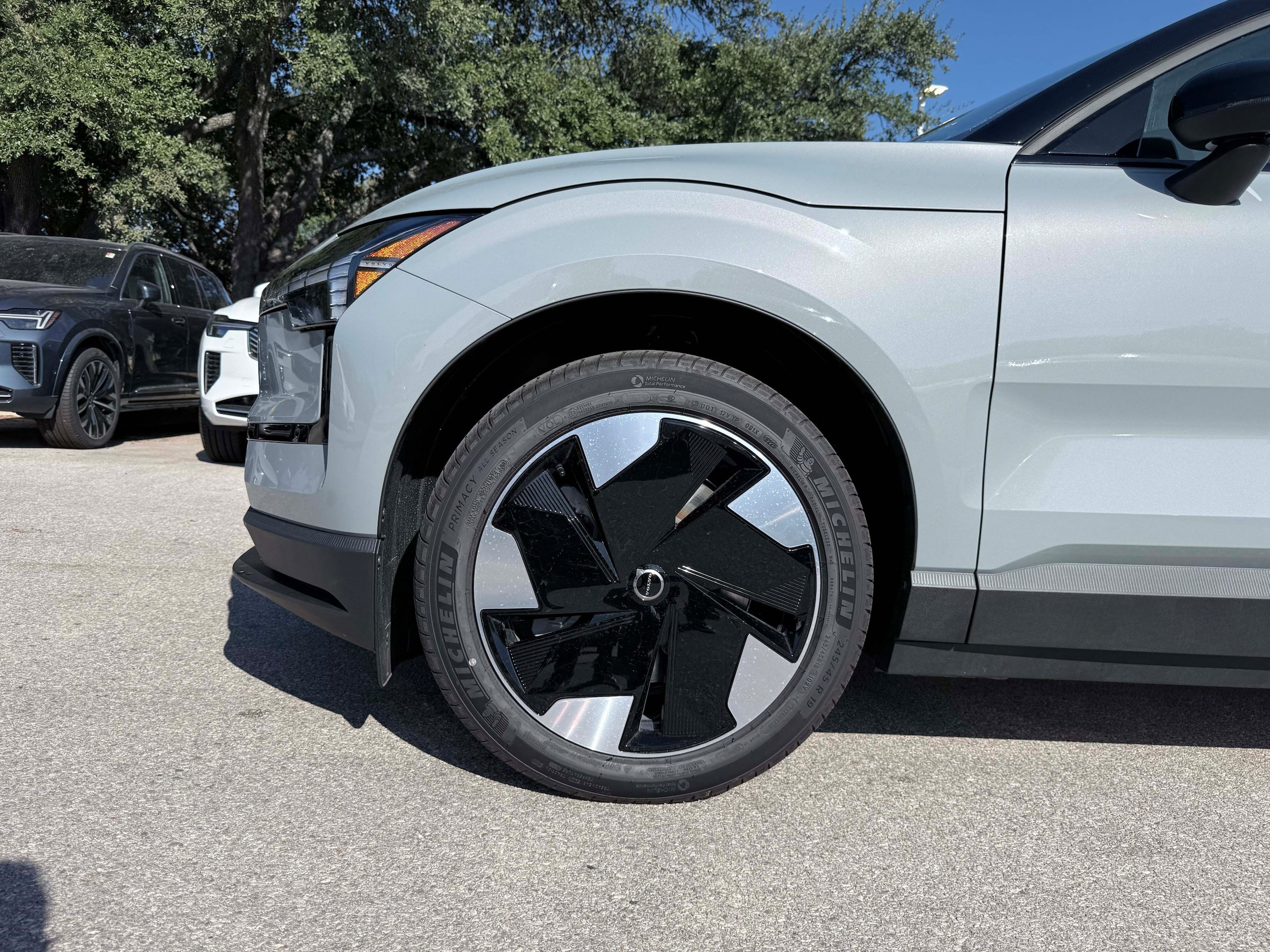New 2026 Volvo EX30 Plus w/ Protection Package Premier AWD/4WD image 9