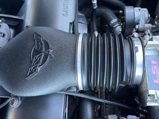 Used 2004 Chevrolet Corvette Coupe w/ Preferred Equipment Group image 24