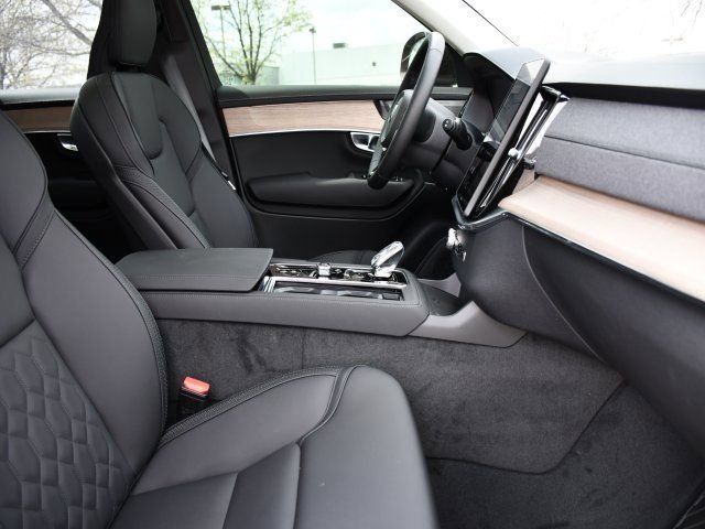 Used 2025 Volvo XC90 T8 Plus w/ Protection Package Premier AWD/4WD image 30