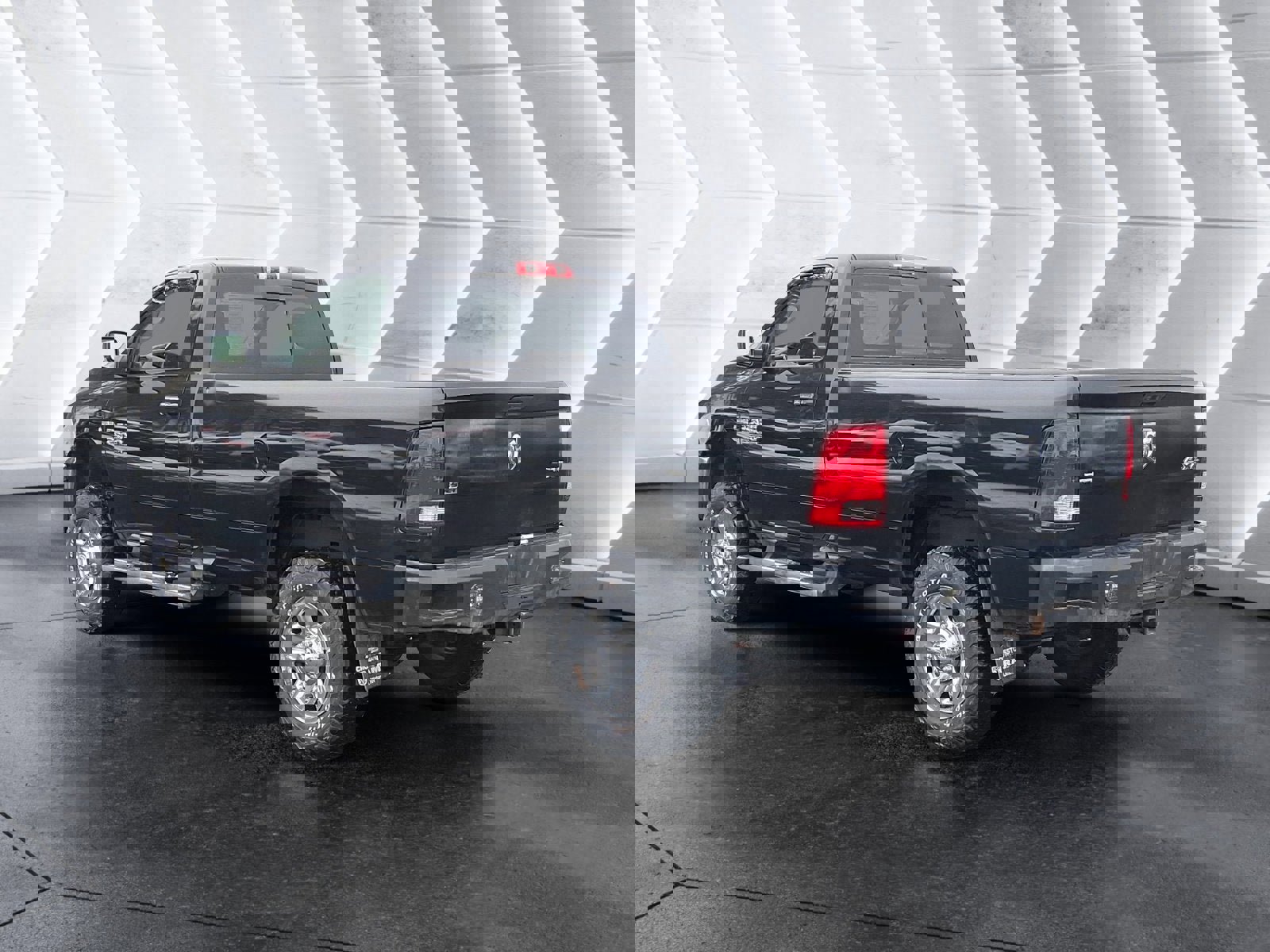 Used 2017 RAM 2500 SLT w/ Luxury Group image 4