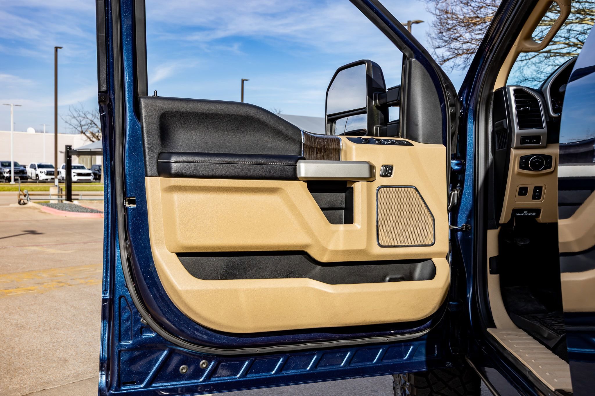 Used 2020 Ford F350 Lariat w/ Lariat Ultimate Package image 35