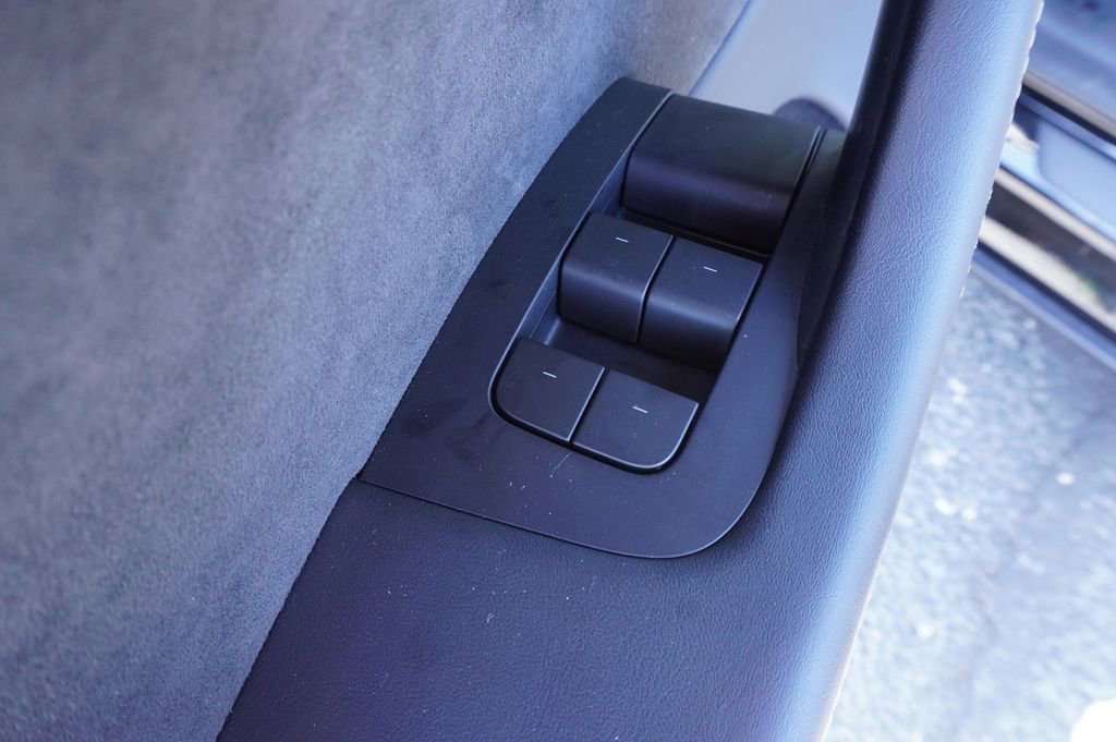 Used 2024 Tesla Model Y Performance AWD/4WD image 18