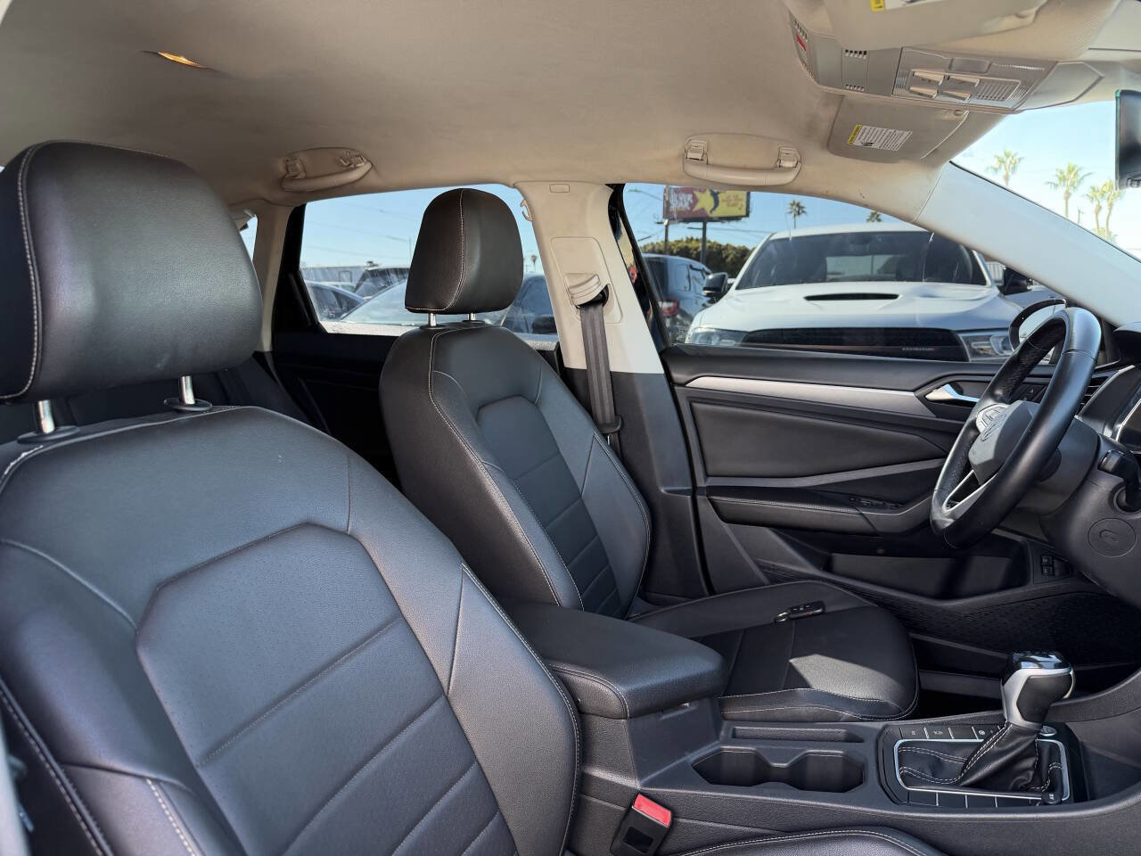 Used 2023 Volkswagen Jetta SE image 29