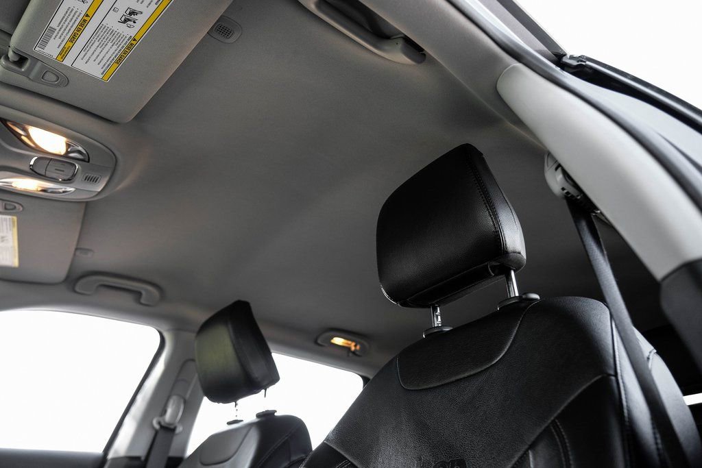 Used 2022 Jeep Compass Limited image 42