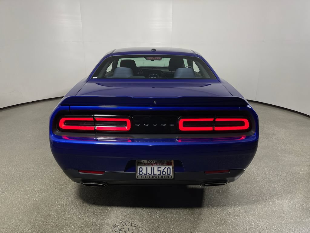 Used 2019 Dodge Challenger SXT RWD image 4