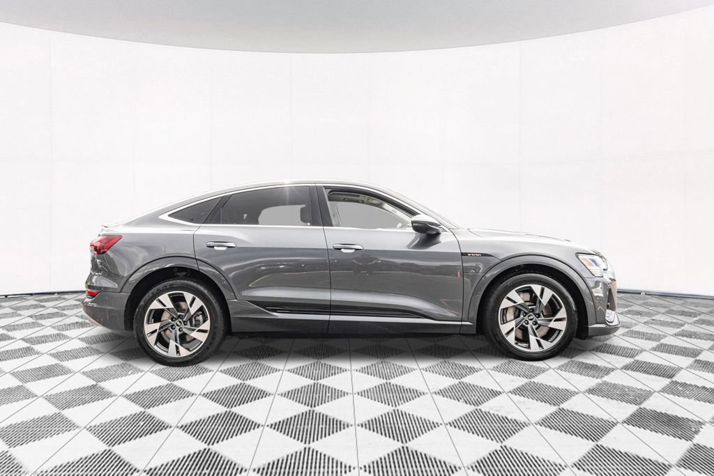 Used 2021 Audi e-tron Prestige w/ Prestige Package AWD/4WD image 11