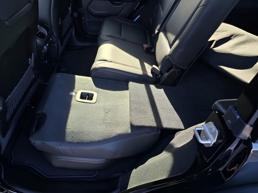 New 2026 Jeep Wrangler Unlimited Rubicon 392 image 32