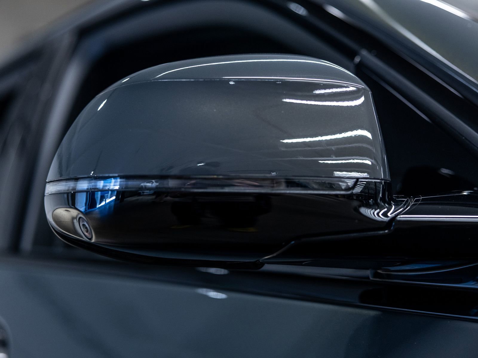 Used 2023 BMW X5 M50i w/ Climate Comfort Package image 14