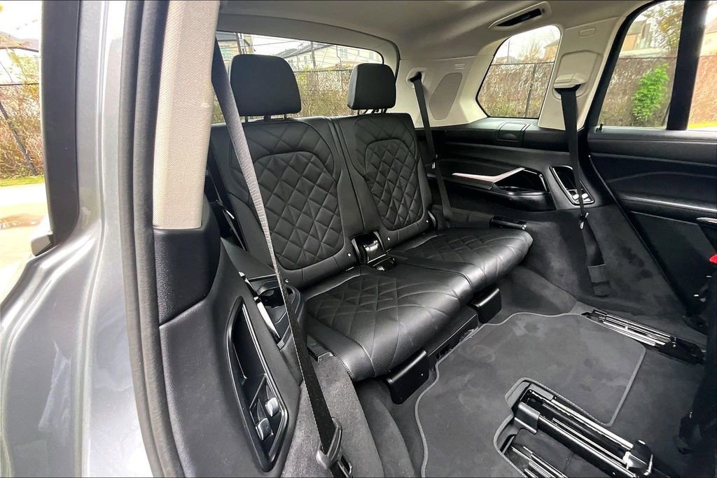 Used 2024 BMW X7 xDrive40i image 37
