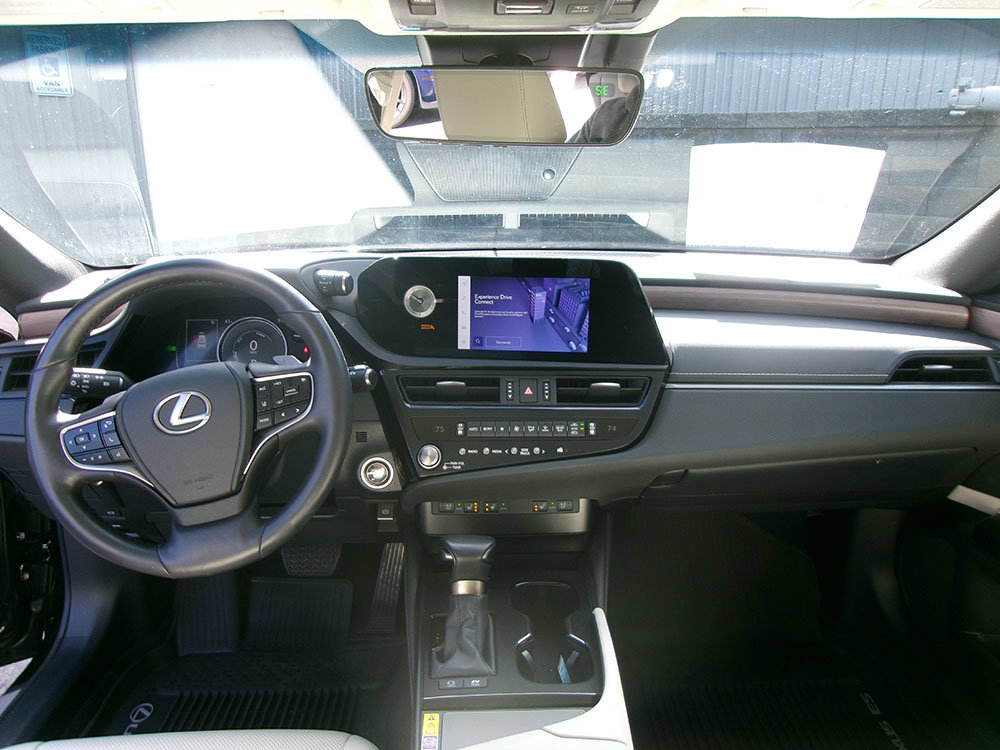 Used 2025 Lexus ES 300h w/ Premium Package FWD image 14