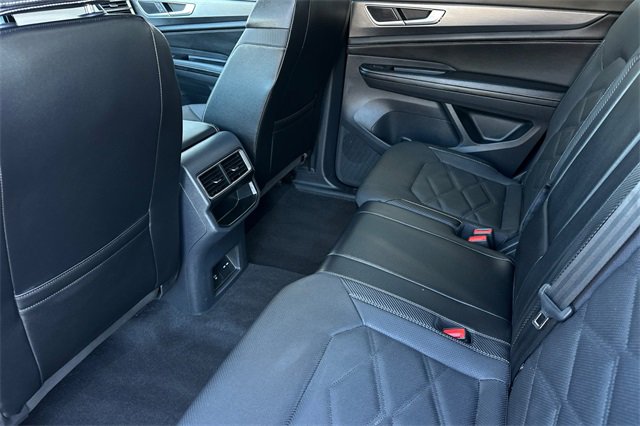 Used 2024 Volkswagen Atlas Cross Sport SE image 13