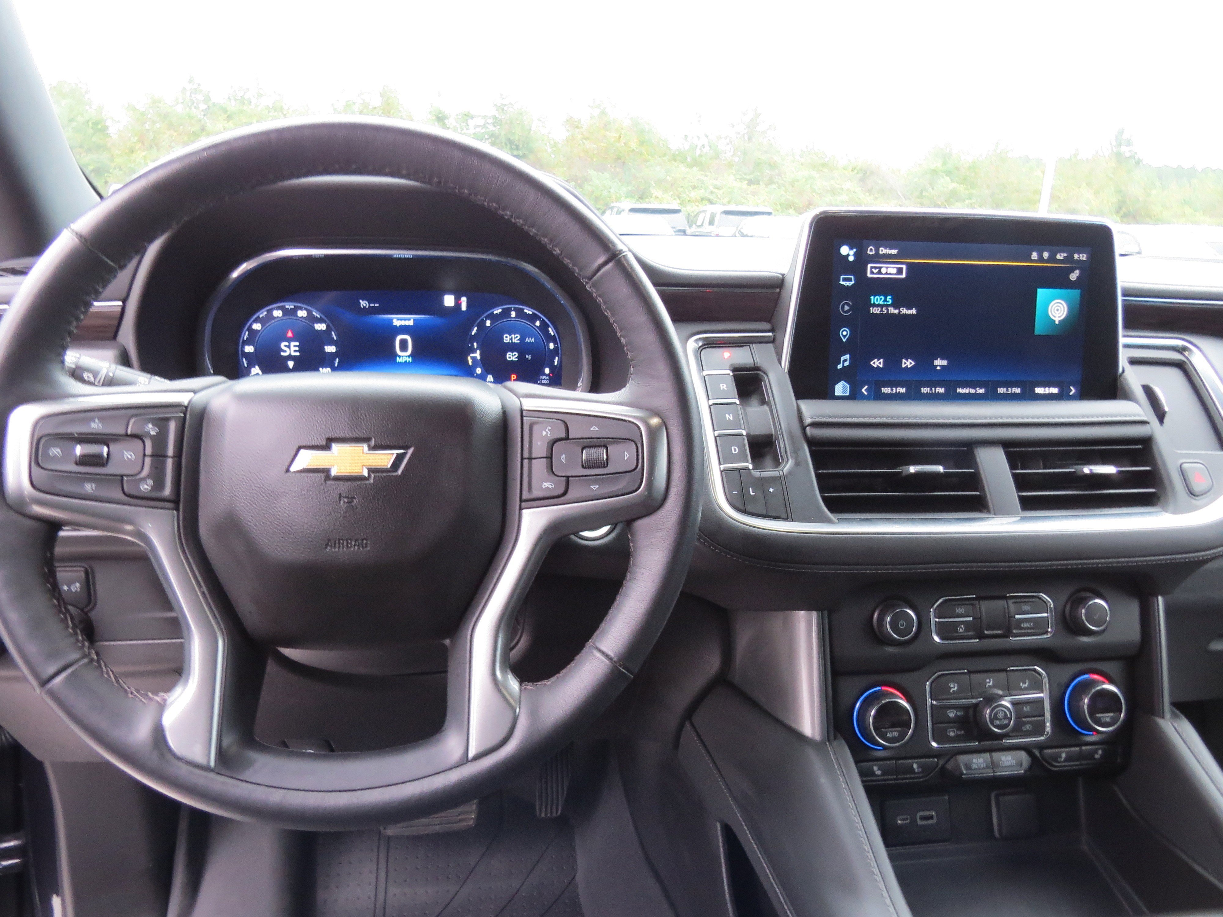 Used 2022 Chevrolet Tahoe LT w/ Luxury Package RWD image 21