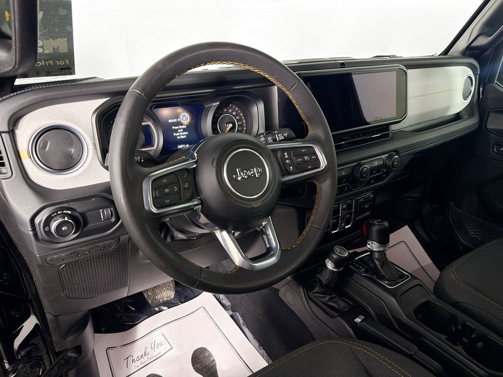 Used 2024 Jeep Wrangler Sahara image 9