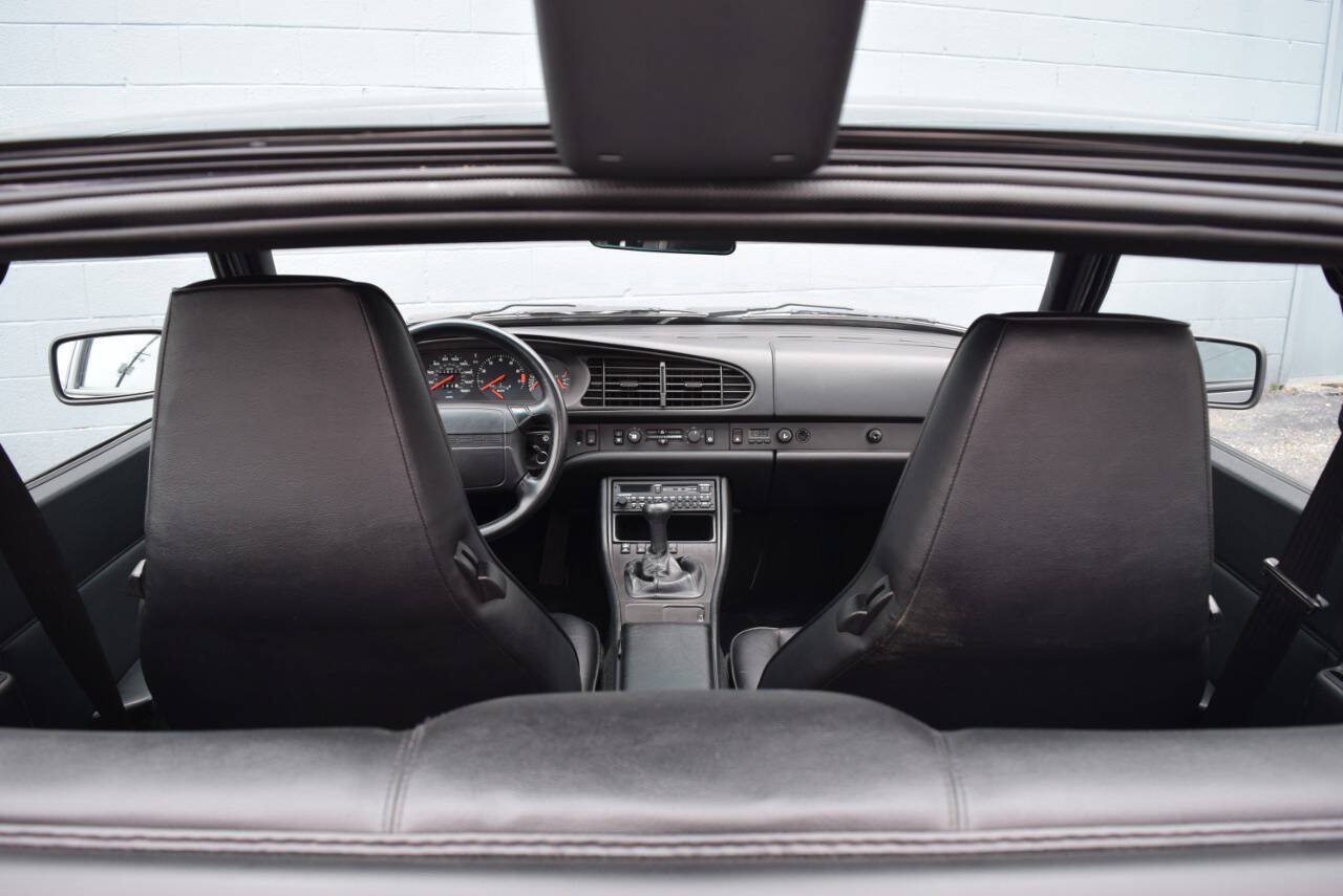 Used 1988 Porsche 944 Turbo RWD image 70