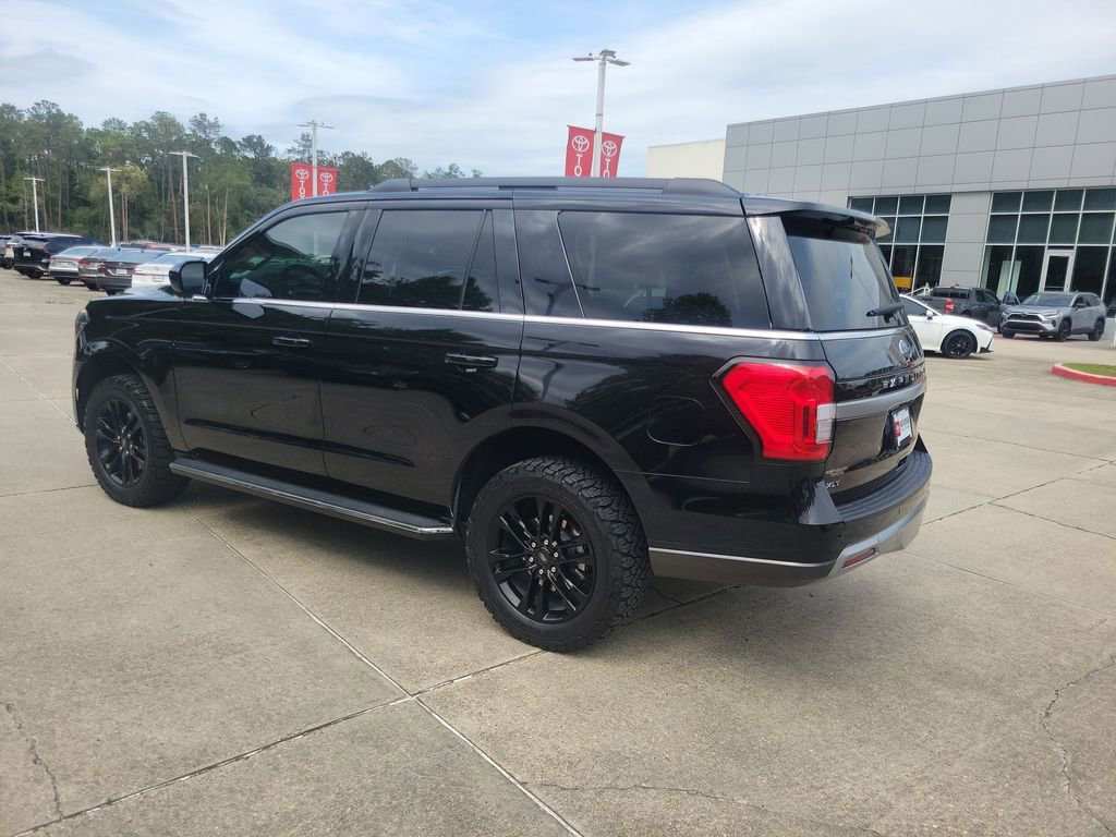Used 2023 Ford Expedition XLT RWD image 3