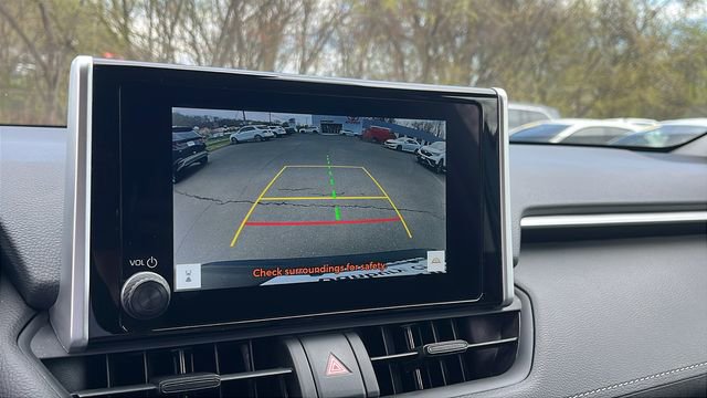 Used 2025 Toyota RAV4 LE AWD/4WD image 17