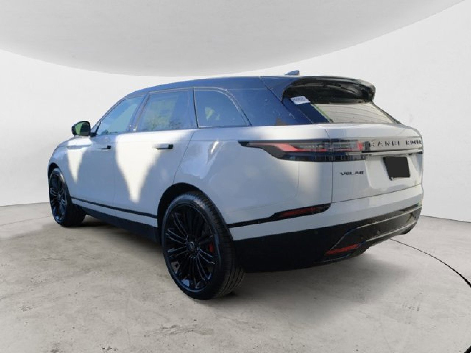 New 2025 Land Rover Range Rover Velar Dynamic SE image 3