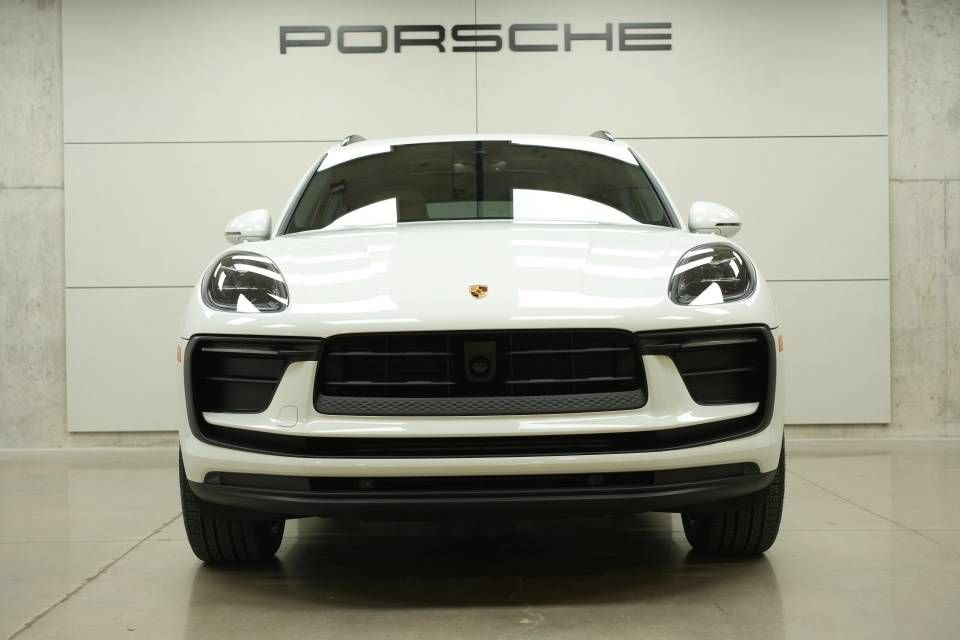 New 2026 Porsche Macan AWD/4WD image 11