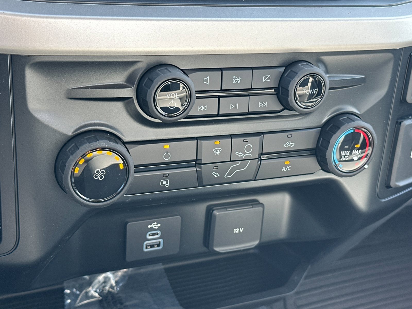 New 2024 Ford F550 2WD Regular Cab Super Duty image 15